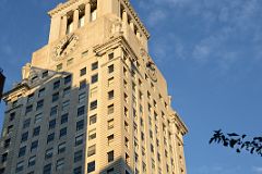 08-2 Con Edison Building Before Sunset In Union Square Park New York City